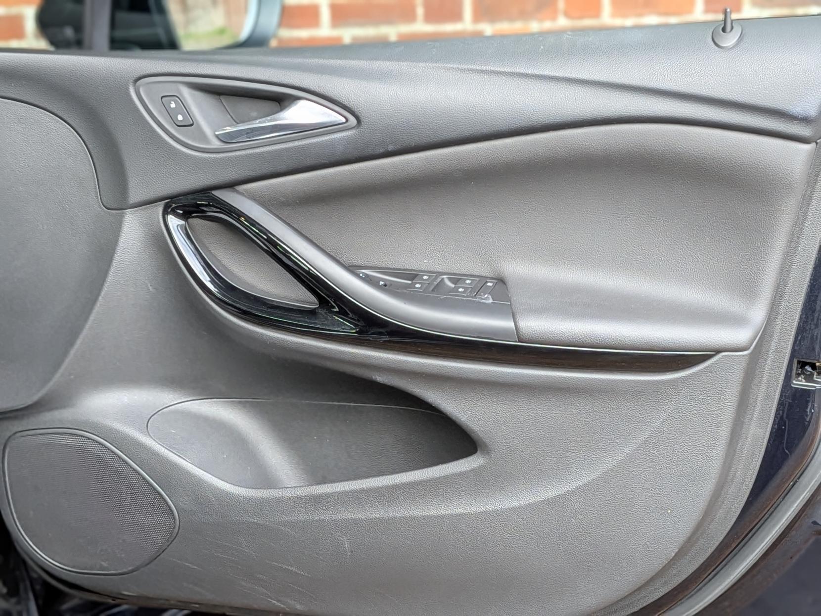 Vauxhall Astra 1.4i Turbo Elite Nav Hatchback 5dr Petrol Manual Euro 6 (150 ps)