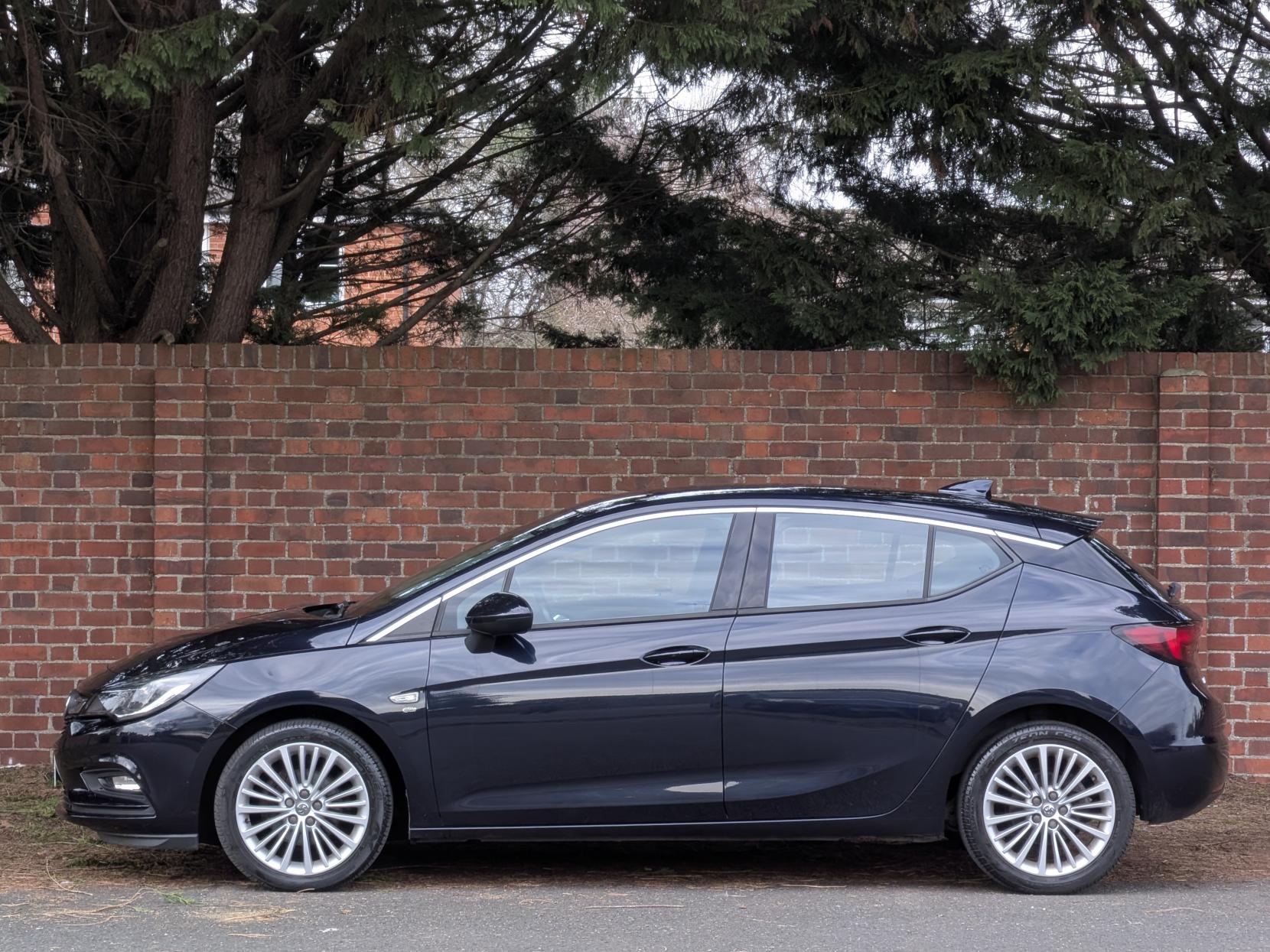 Vauxhall Astra 1.4i Turbo Elite Nav Hatchback 5dr Petrol Manual Euro 6 (150 ps)