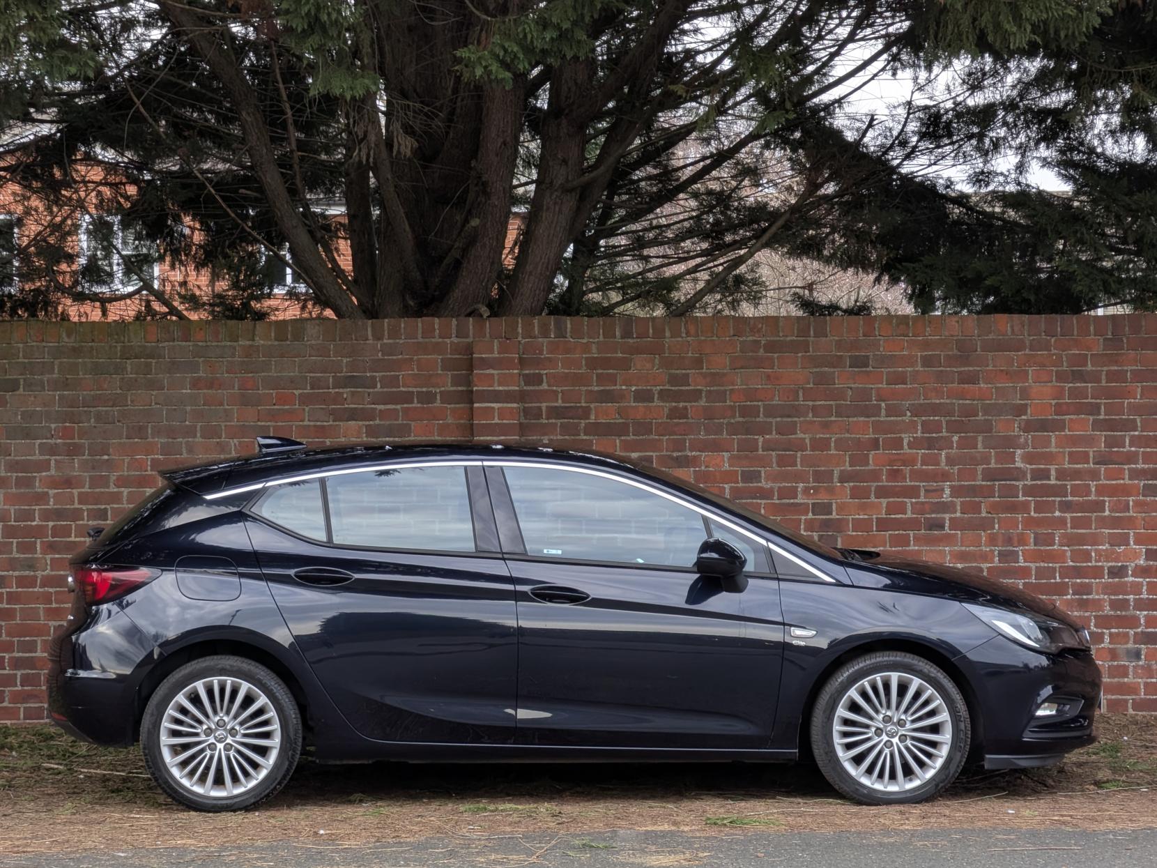 Vauxhall Astra 1.4i Turbo Elite Nav Hatchback 5dr Petrol Manual Euro 6 (150 ps)