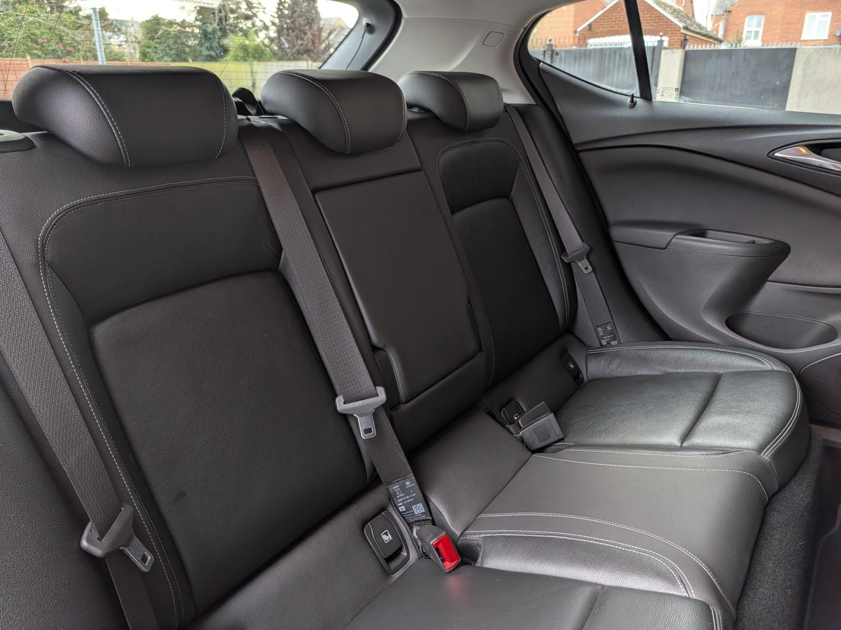 Vauxhall Astra 1.4i Turbo Elite Nav Hatchback 5dr Petrol Manual Euro 6 (150 ps)