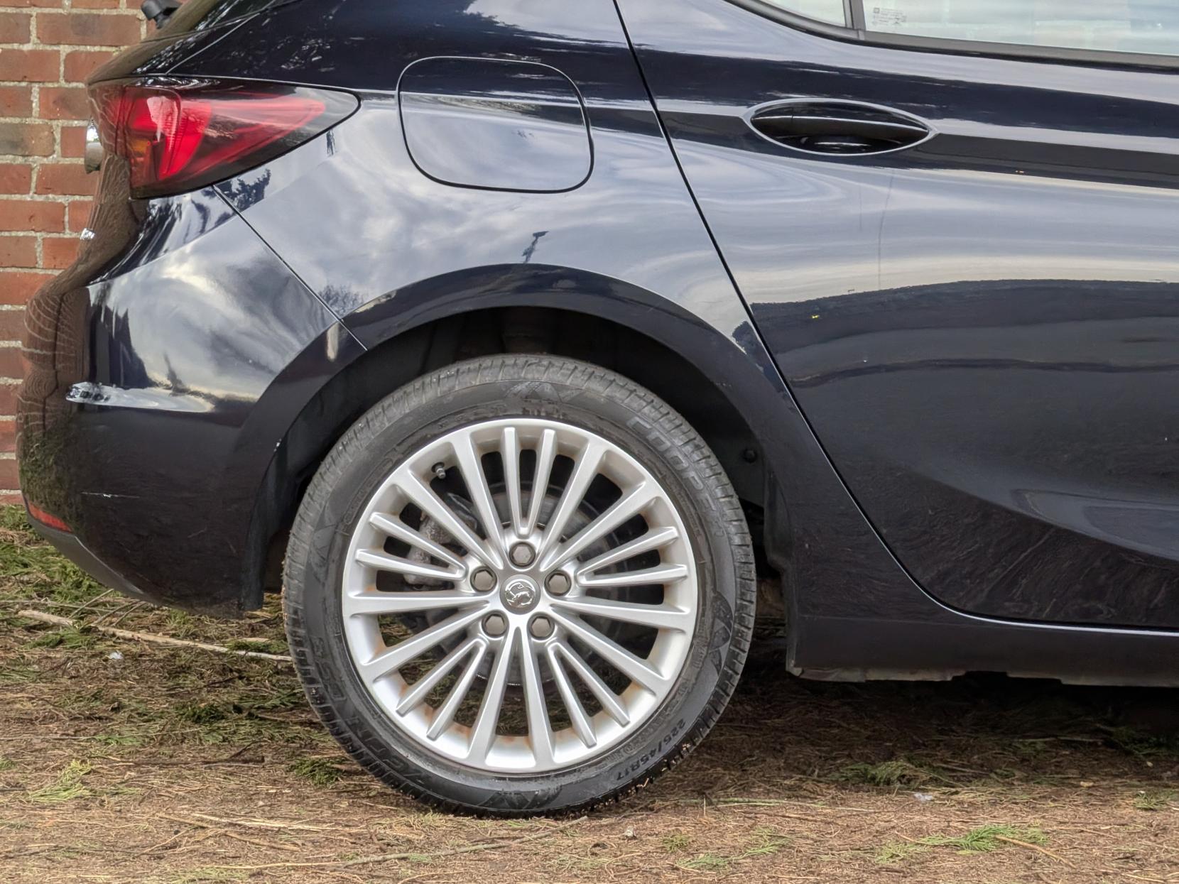 Vauxhall Astra 1.4i Turbo Elite Nav Hatchback 5dr Petrol Manual Euro 6 (150 ps)