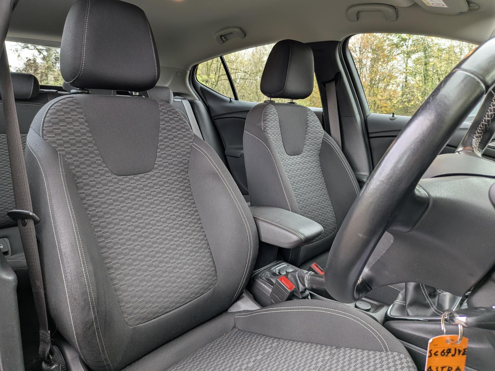 Vauxhall Astra 1.4i Turbo SRi Hatchback 5dr Petrol Manual Euro 6 (150 ps)