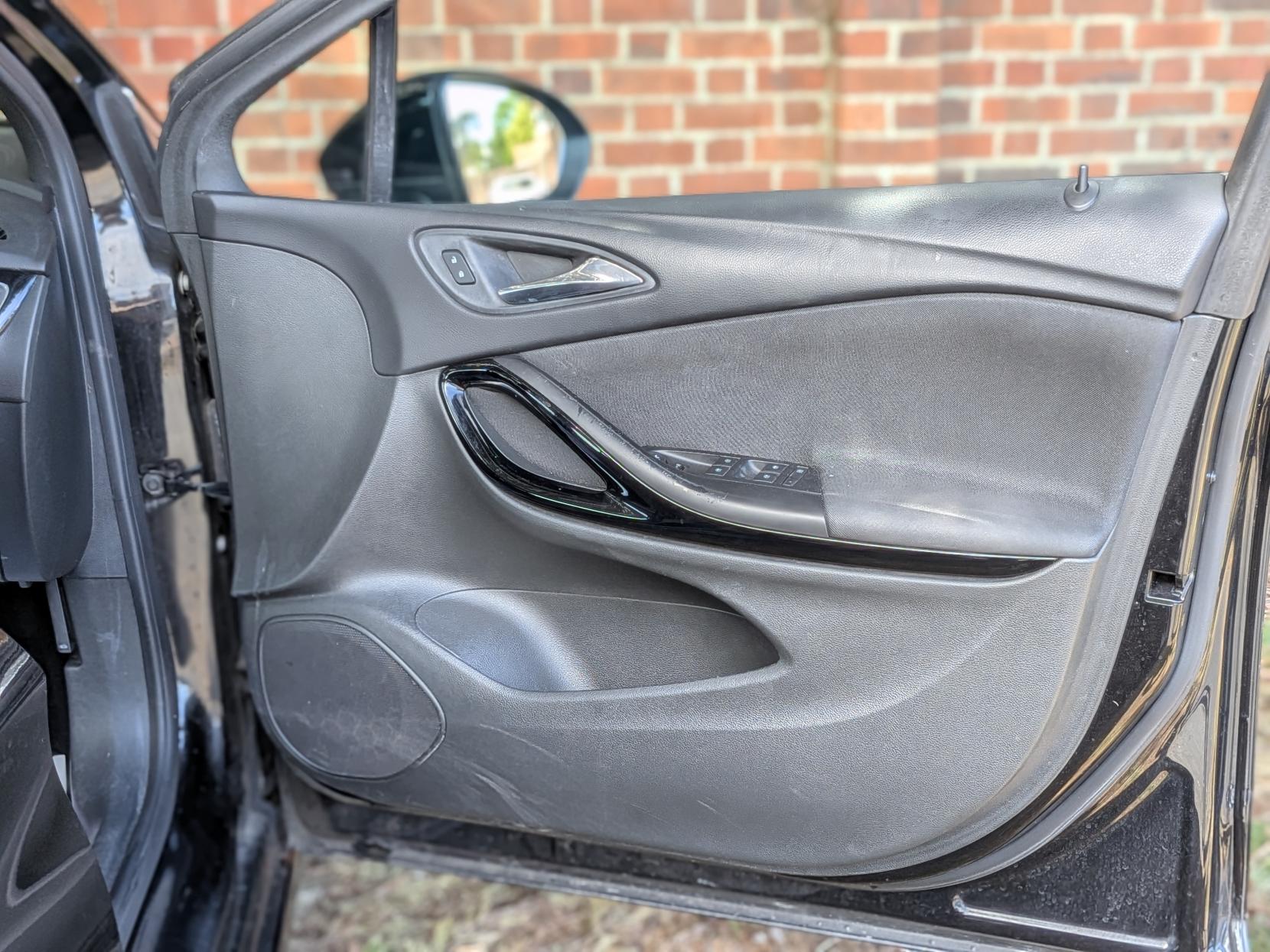 Vauxhall Astra 1.4i Turbo SRi VX Line Nav Hatchback 5dr Petrol Manual Euro 6 (150 ps)