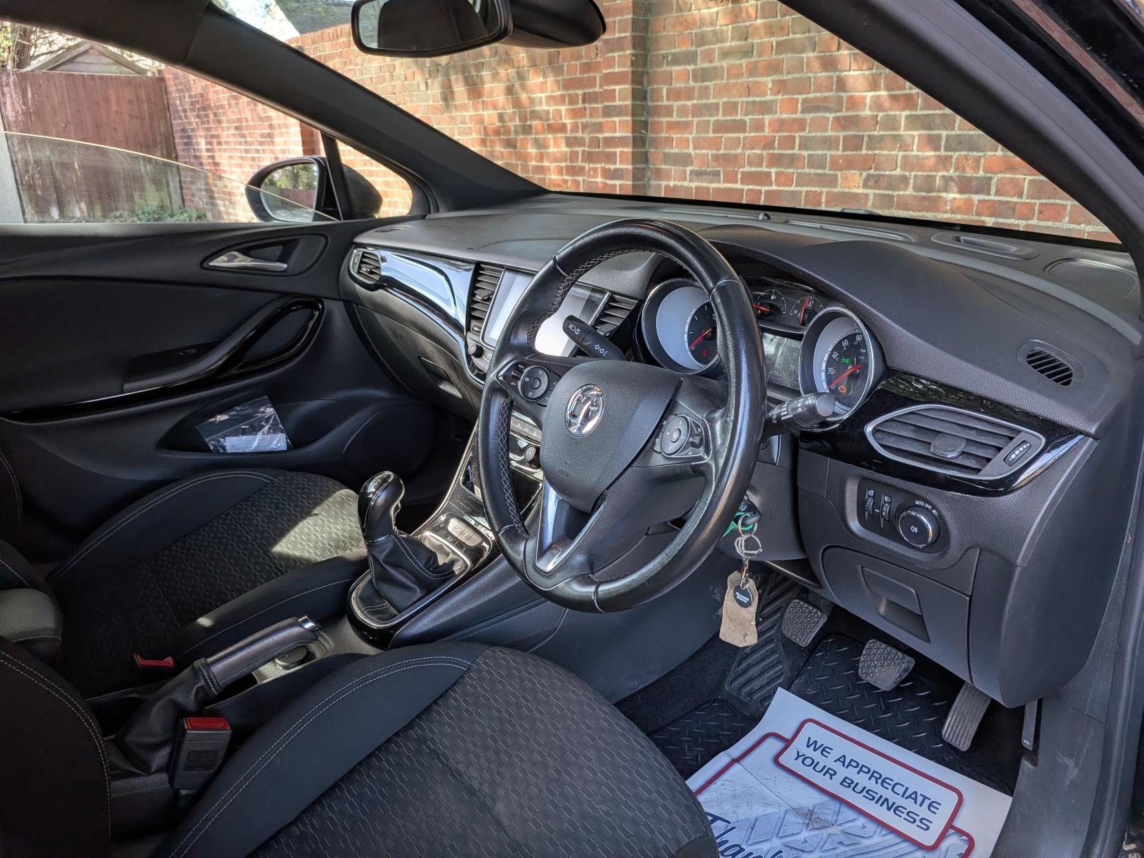 Vauxhall Astra 1.4i Turbo SRi VX Line Nav Hatchback 5dr Petrol Manual Euro 6 (150 ps)