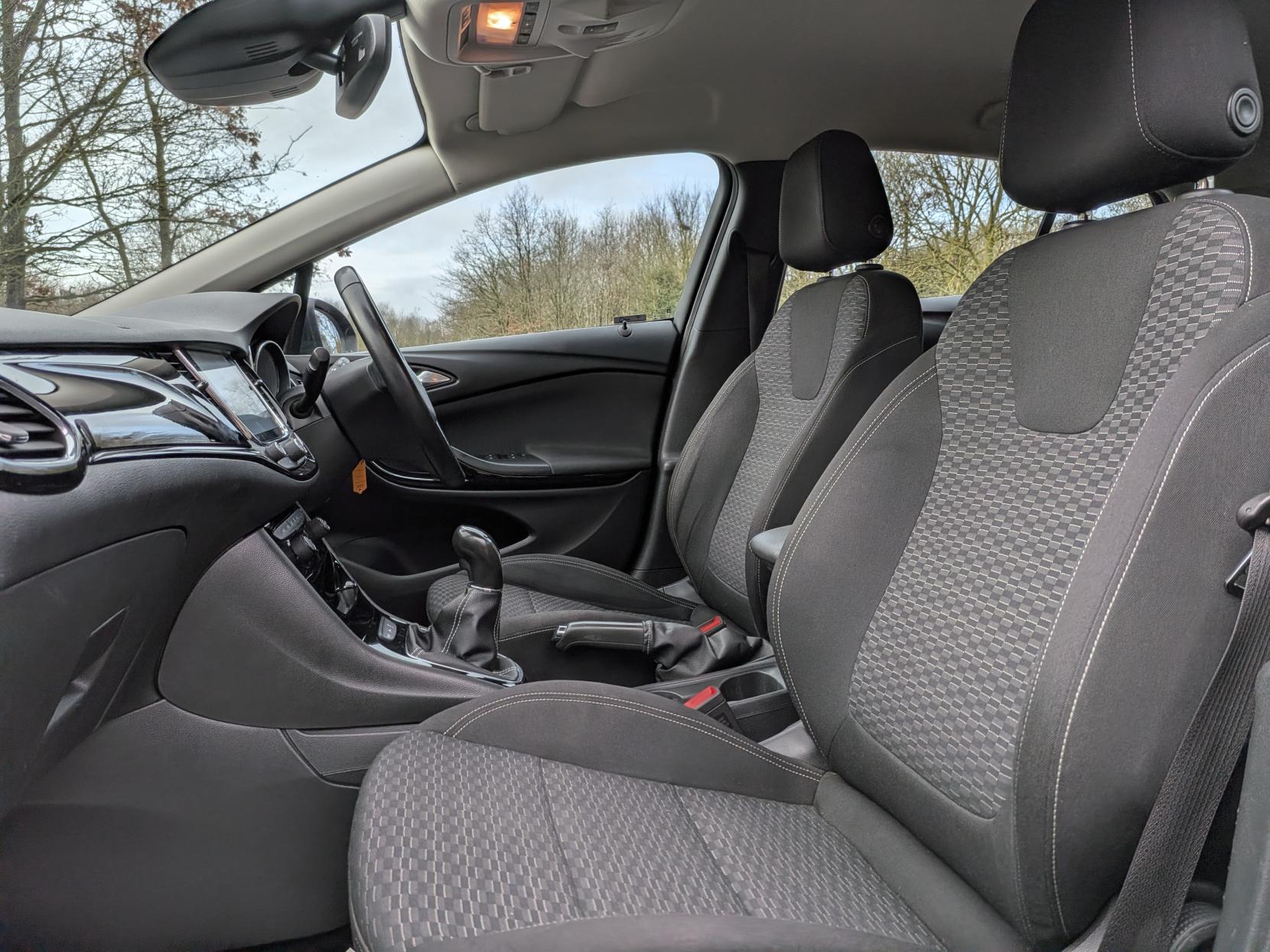 Vauxhall Astra 1.4i Turbo SRi Nav Hatchback 5dr Petrol Manual Euro 6 (150 ps)