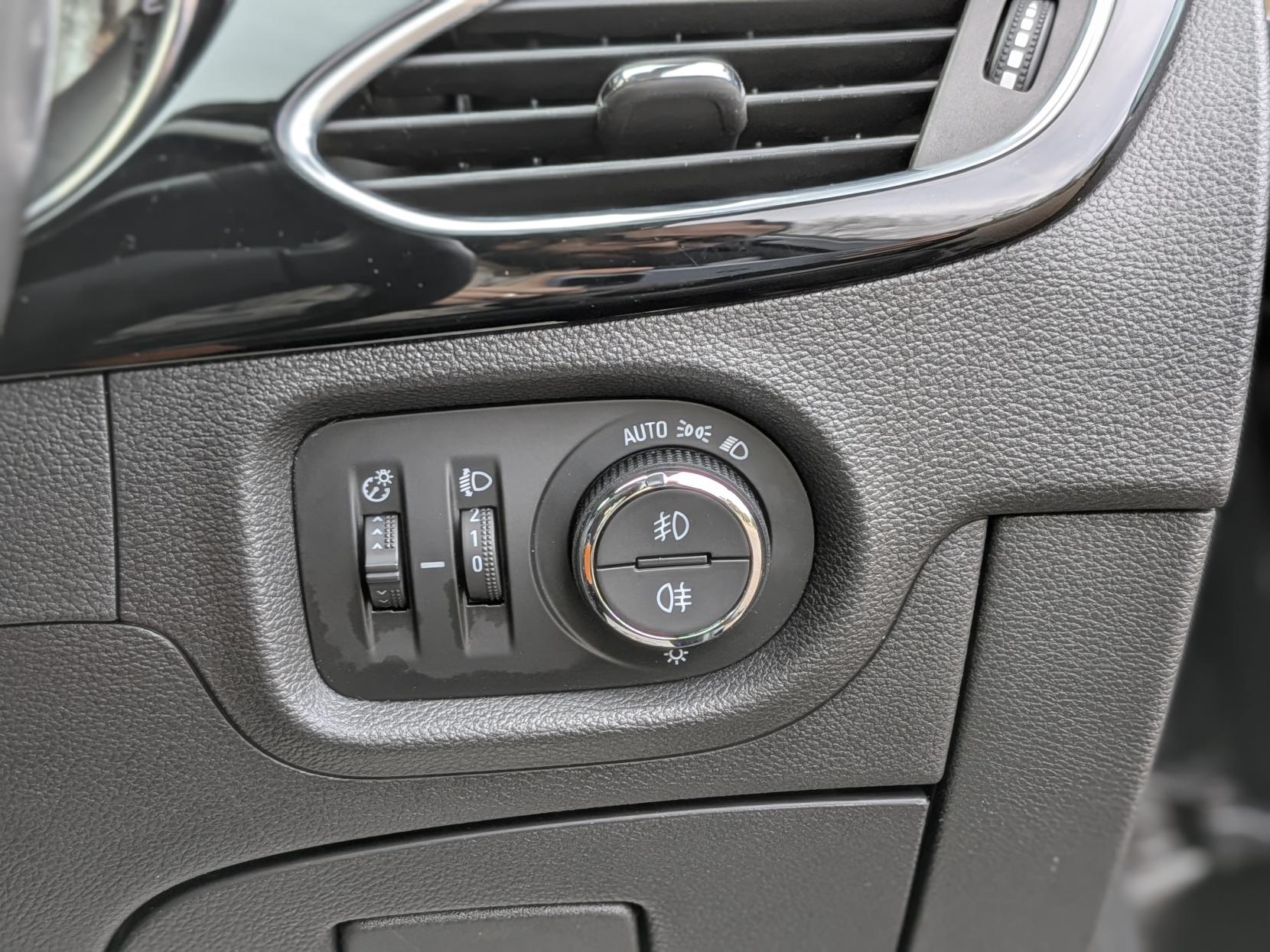 Vauxhall Astra 1.4i Turbo SRi Nav Hatchback 5dr Petrol Manual Euro 6 (150 ps)