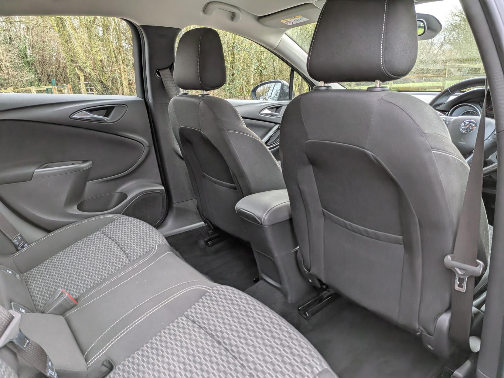 Vauxhall Astra 1.4i Turbo SRi Nav Hatchback 5dr Petrol Manual Euro 6 (150 ps)