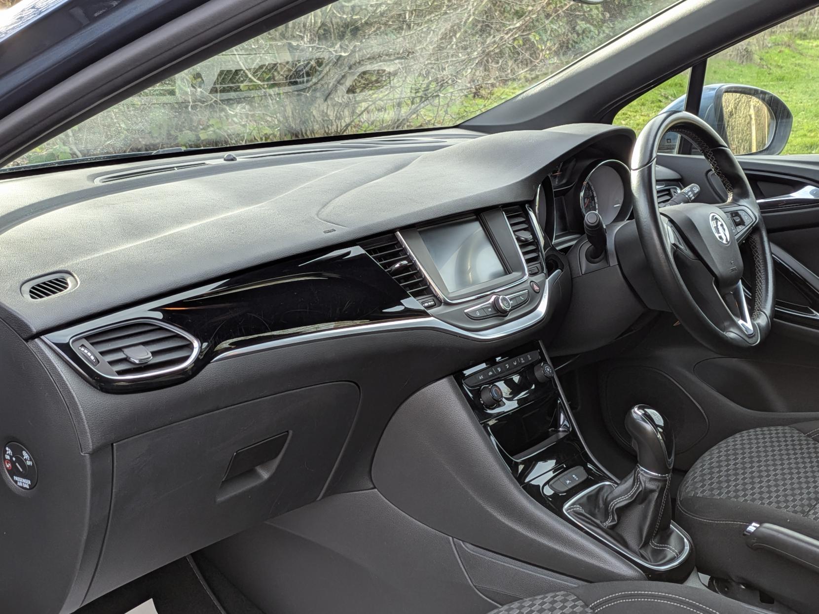 Vauxhall Astra 1.4i SRi Hatchback 5dr Petrol Manual Euro 6 (100 ps)