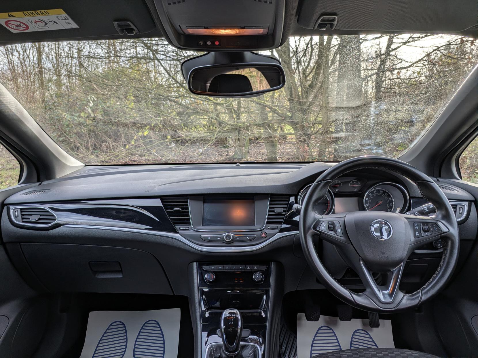 Vauxhall Astra 1.4i SRi Hatchback 5dr Petrol Manual Euro 6 (100 ps)