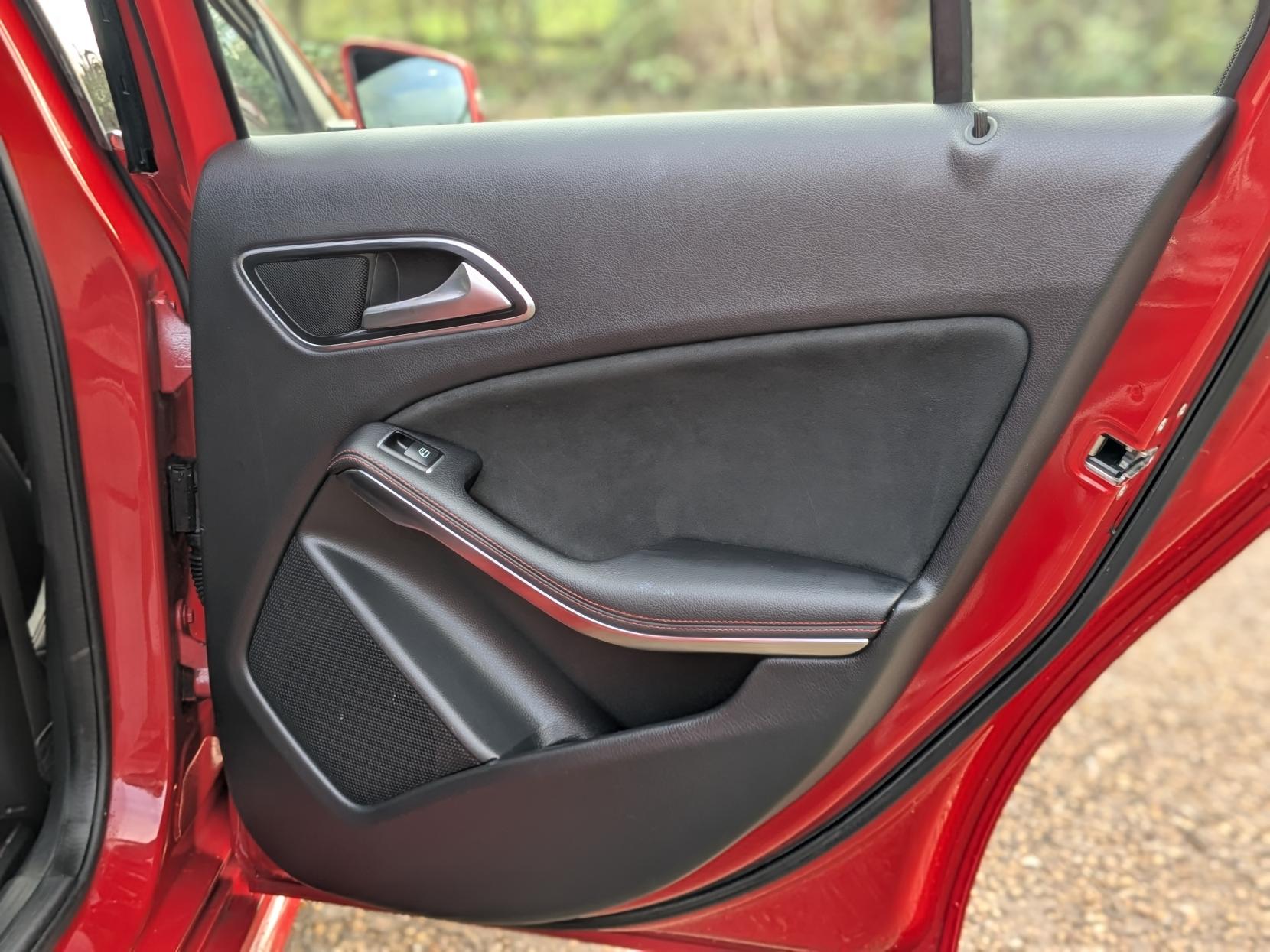 Mercedes-Benz A Class 1.5 A180d AMG Line (Premium Plus) Hatchback 5dr Diesel Manual Euro 6 (s/s) (109 ps)