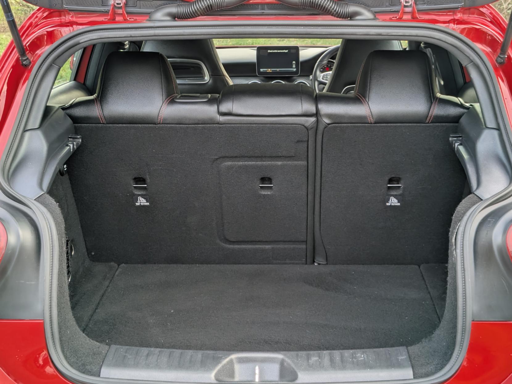 Mercedes-Benz A Class 1.5 A180d AMG Line (Premium Plus) Hatchback 5dr Diesel Manual Euro 6 (s/s) (109 ps)