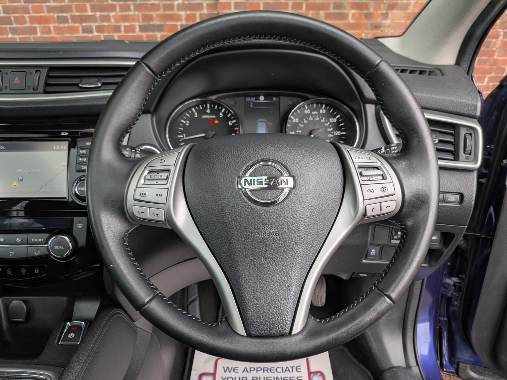 Nissan Qashqai 1.2 DIG-T N-Connecta SUV 5dr Petrol Manual 2WD Euro 6 (s/s) (115 ps)