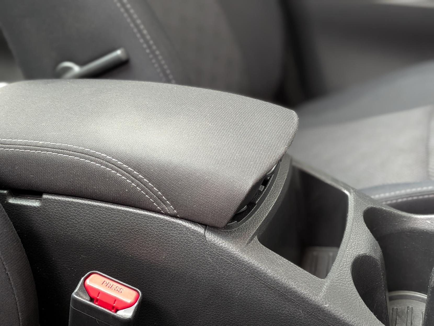 Nissan Qashqai 1.2 DIG-T N-Connecta SUV 5dr Petrol Manual 2WD Euro 6 (s/s) (115 ps)