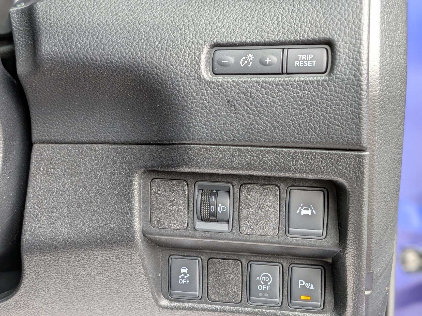 Nissan Qashqai 1.2 DIG-T N-Connecta SUV 5dr Petrol Manual 2WD Euro 6 (s/s) (115 ps)