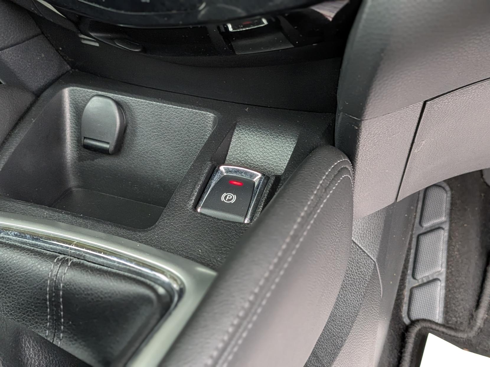 Nissan Qashqai 1.2 DIG-T N-Connecta SUV 5dr Petrol Manual 2WD Euro 6 (s/s) (115 ps)