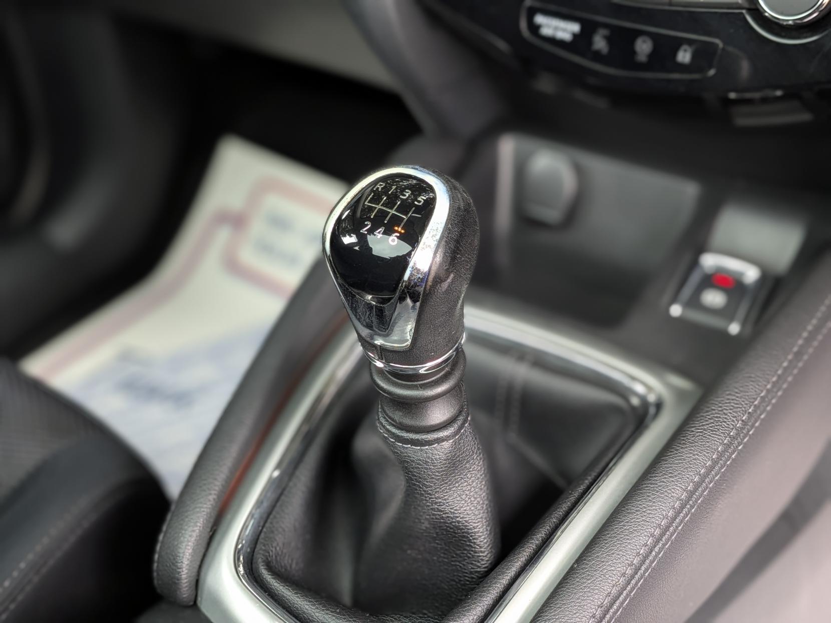 Nissan Qashqai 1.2 DIG-T N-Connecta SUV 5dr Petrol Manual 2WD Euro 6 (s/s) (115 ps)