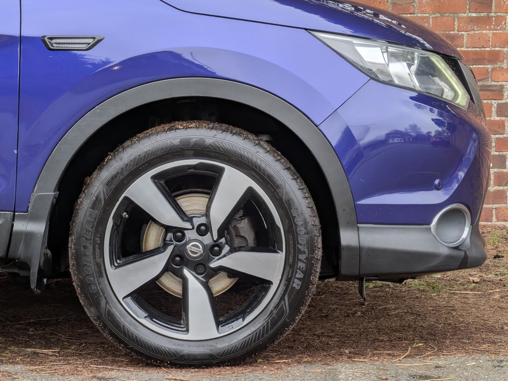 Nissan Qashqai 1.2 DIG-T N-Connecta SUV 5dr Petrol Manual 2WD Euro 6 (s/s) (115 ps)