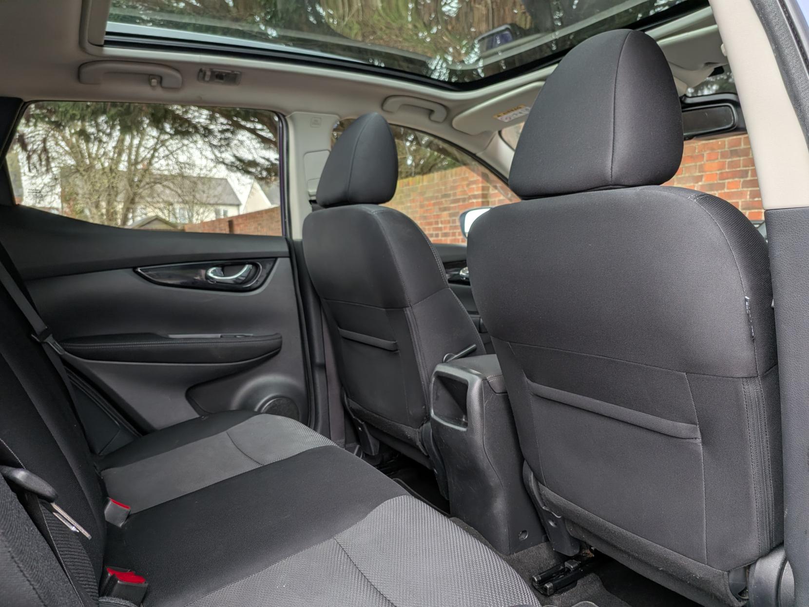 Nissan Qashqai 1.2 DIG-T N-Connecta SUV 5dr Petrol Manual 2WD Euro 6 (s/s) (115 ps)