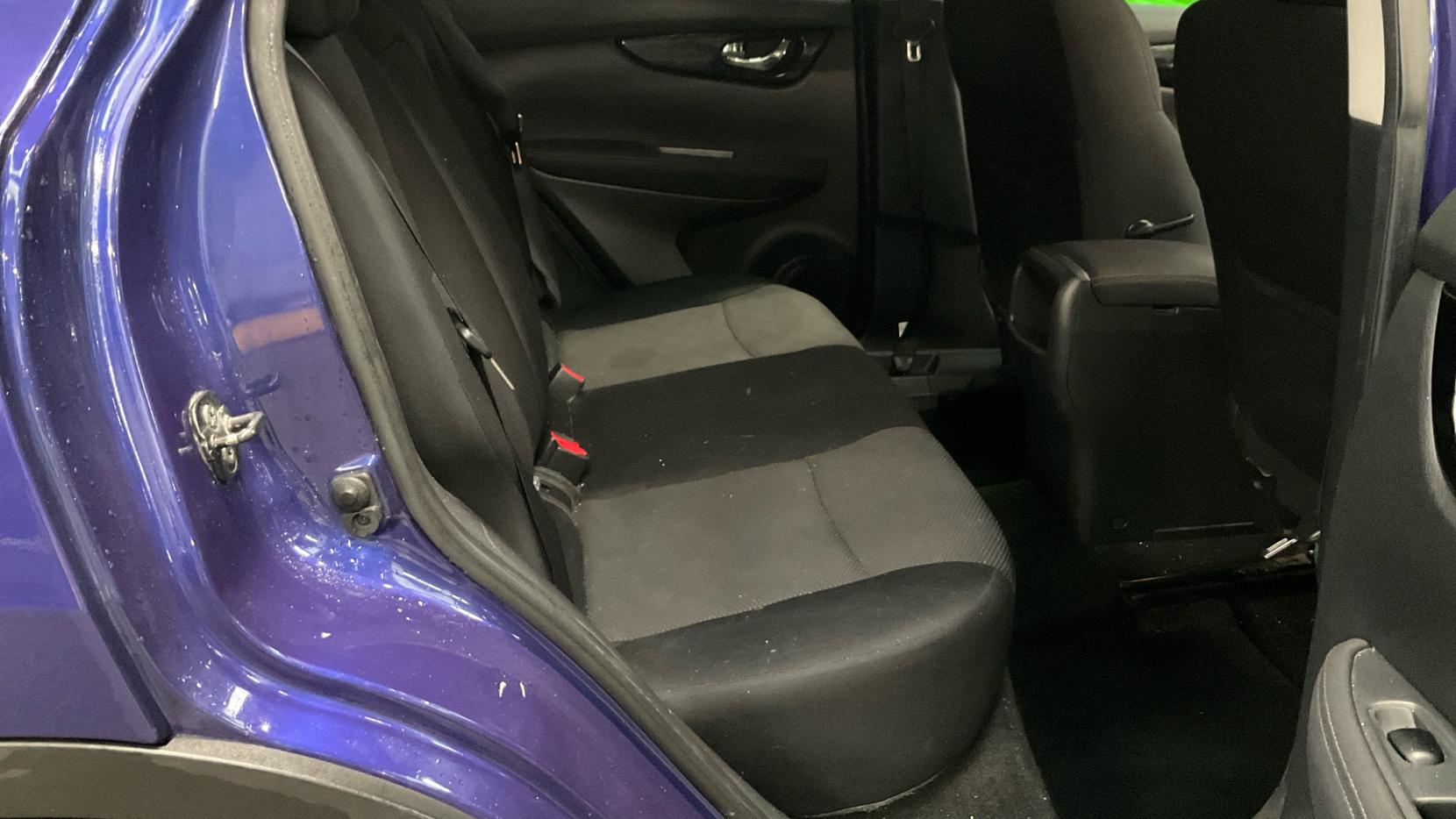 Nissan Qashqai 1.2 DIG-T N-Connecta SUV 5dr Petrol Manual 2WD Euro 6 (s/s) (115 ps)