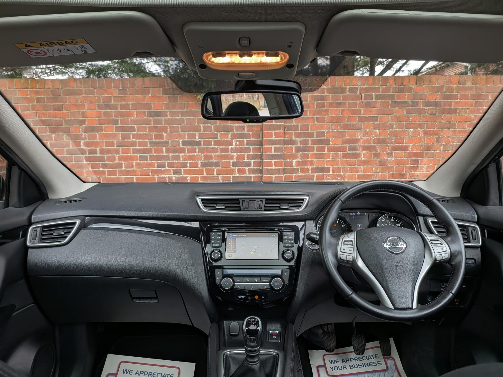 Nissan Qashqai 1.2 DIG-T N-Connecta SUV 5dr Petrol Manual 2WD Euro 6 (s/s) (115 ps)